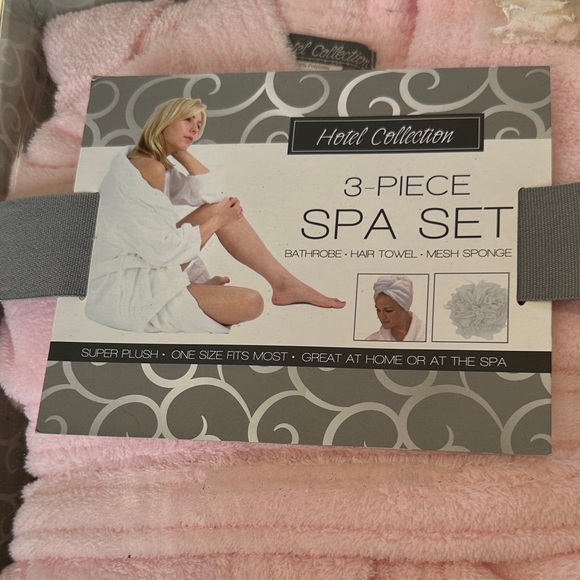 Hotel Collection Soft Pink Spa Set - Picture 2 of 3